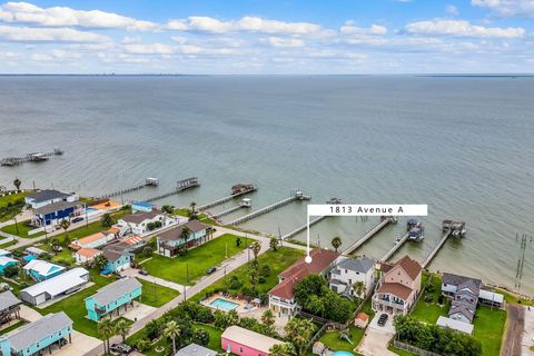 Photo of 1813 Avenue A, San Leon, TX 77539 (MLS # 21765469)