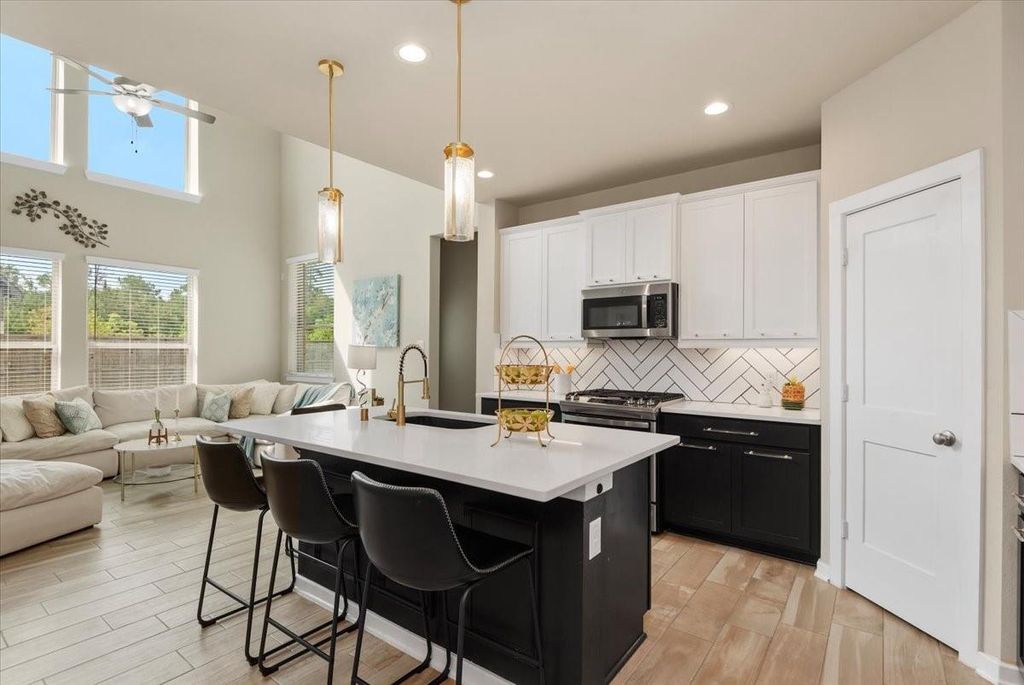 Photo of 17814 Tree Of Heaven, Conroe, TX 77385 (MLS # 31565329)