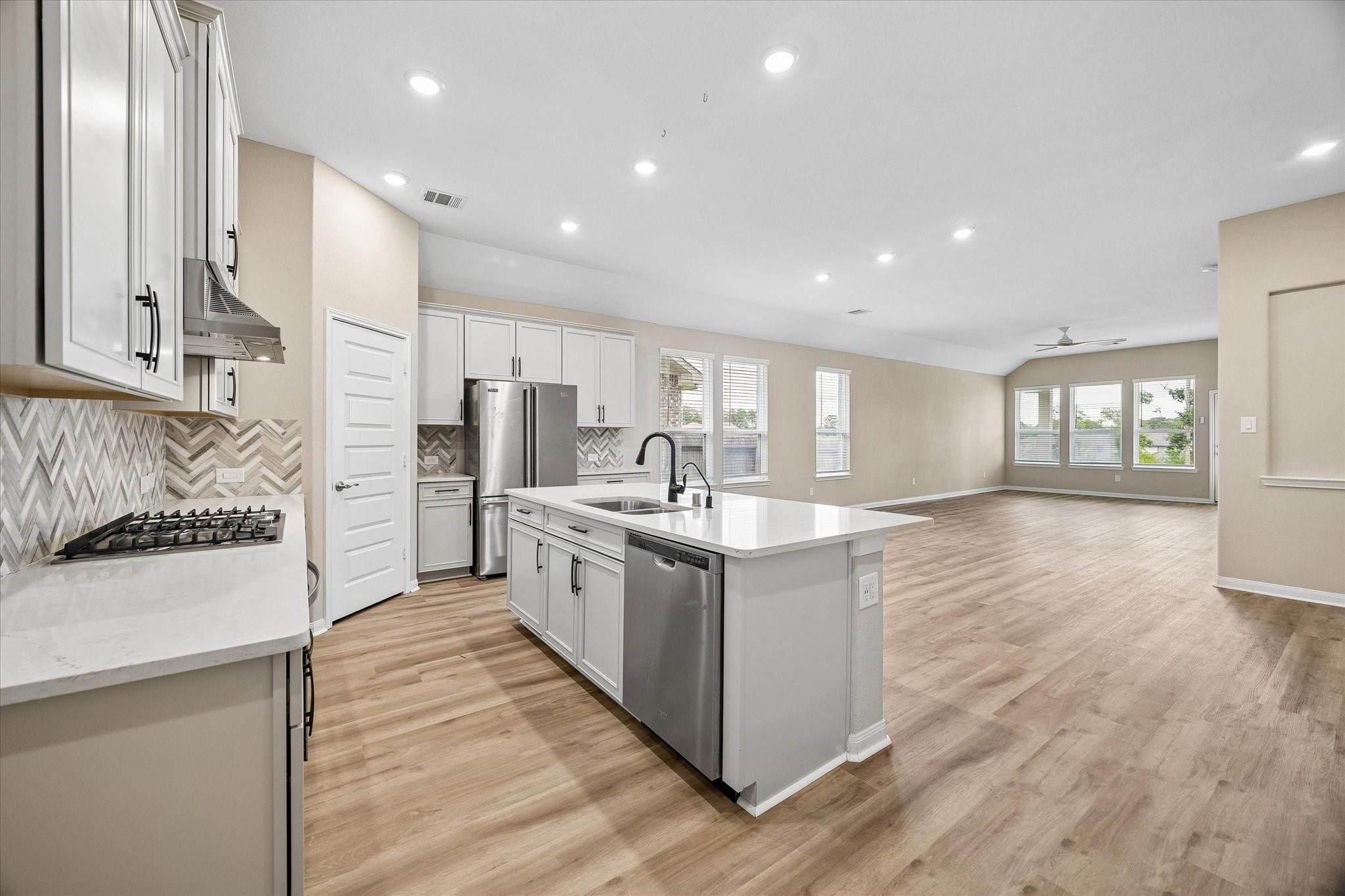1924 Canyon Live Oak Street