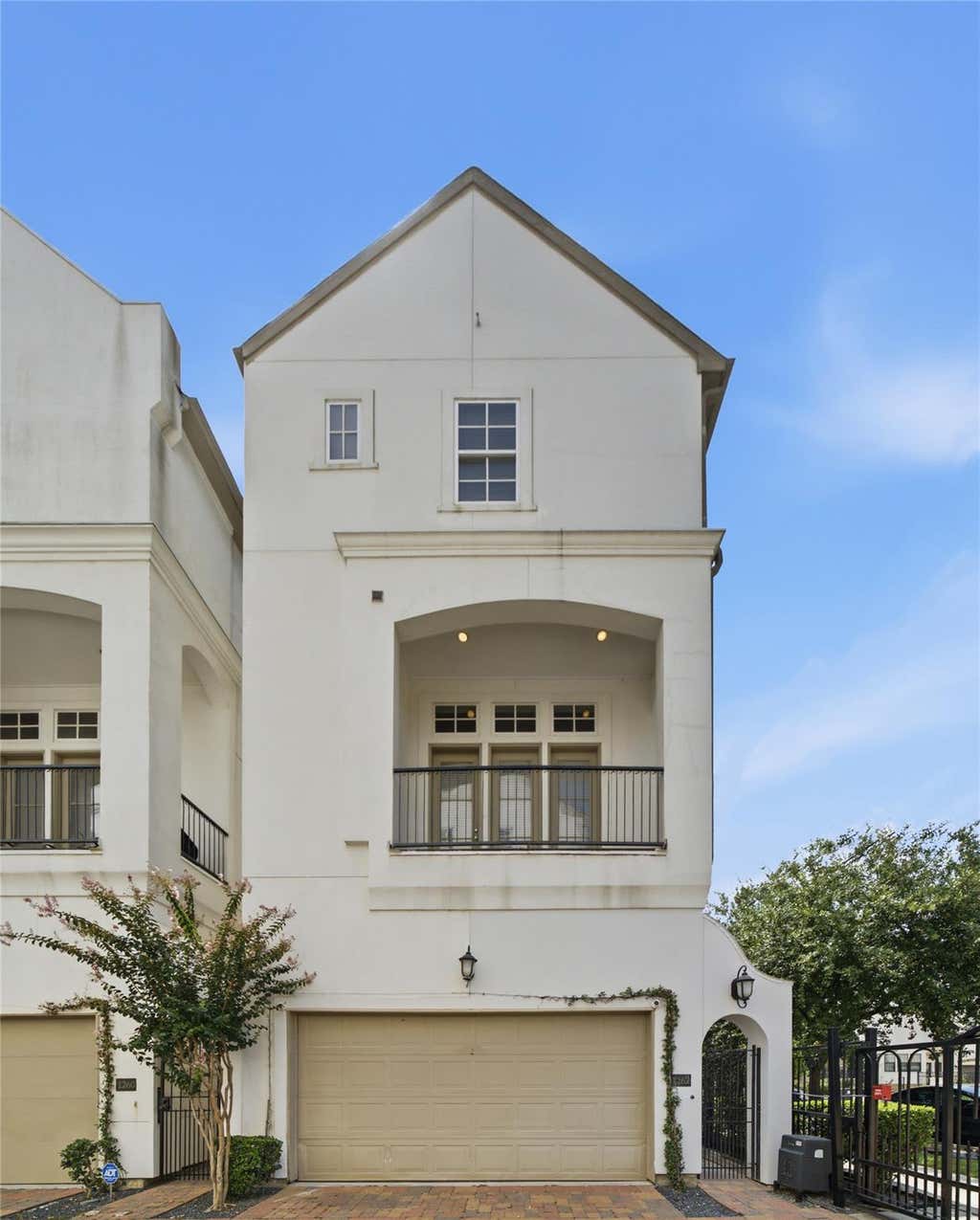 Photo of 1262 W 23rd Street, Houston, TX 77008 (MLS # 98393739)