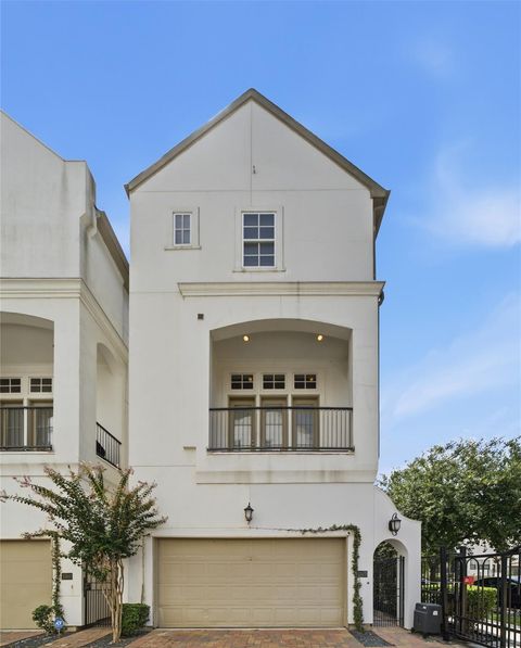 Homes For Sale - 1262 W 23rd Street<br/> Houston, TX 77008