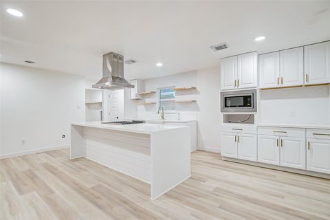 Photo of 7226 Troulon Drive, Houston, TX 77074 (MLS # 38284048)