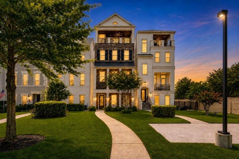 Homes For Sale - 709 Somerset Commons Lane<br/> Houston, TX 77055