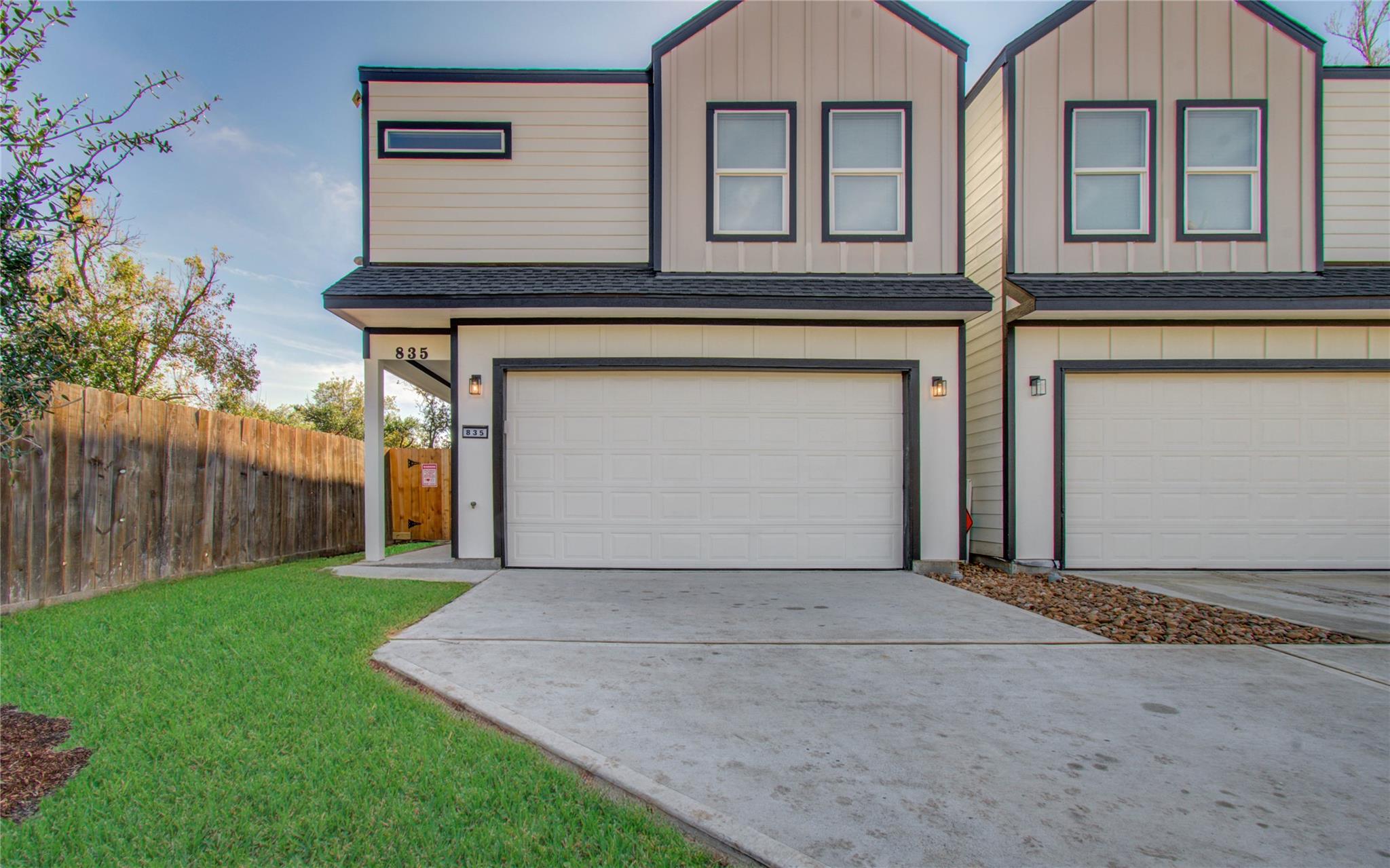 835 S Victory Drive