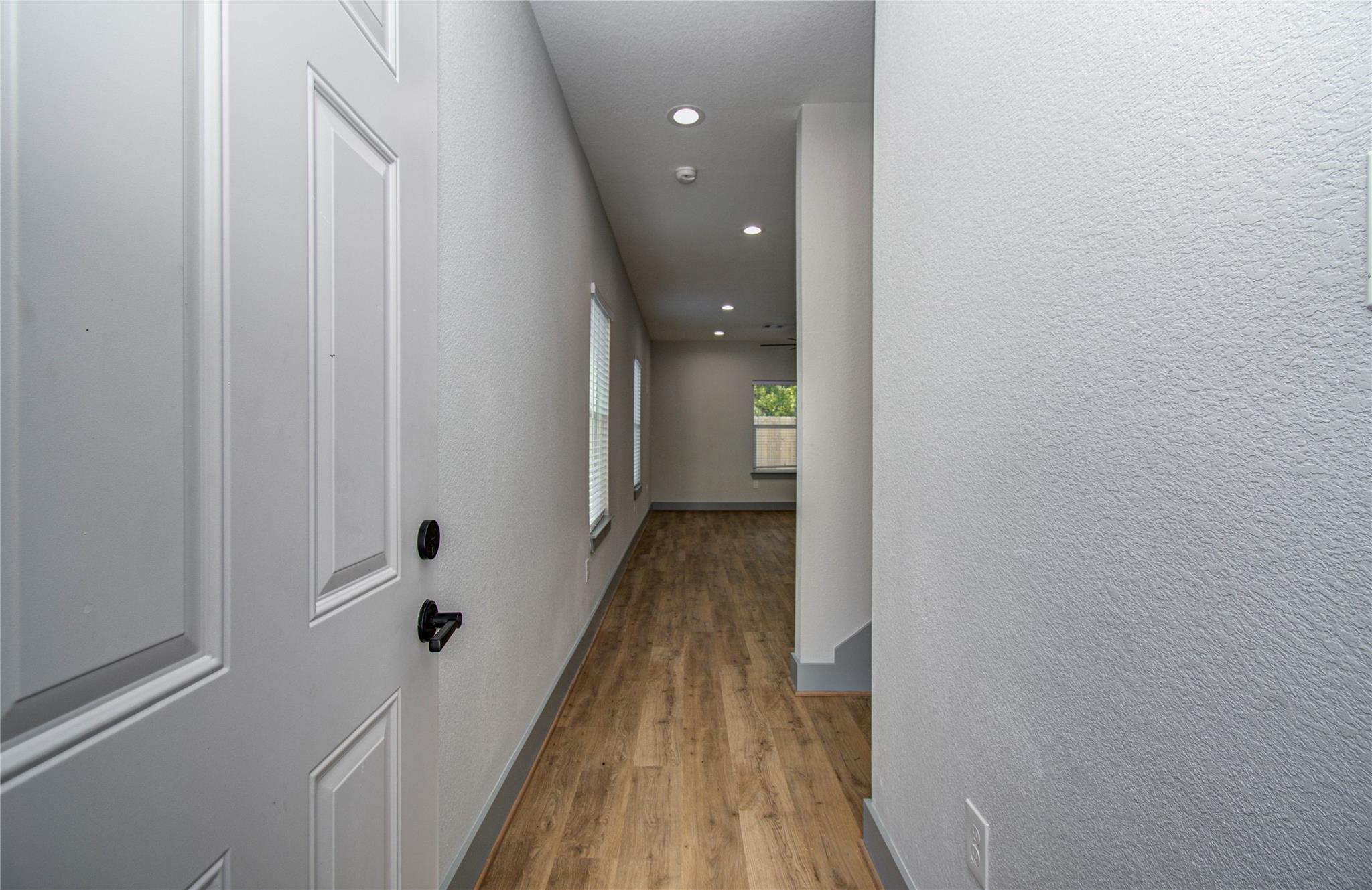 835 S Victory Drive