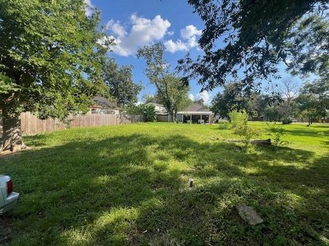 Photo of 0 Freeland, Houston, TX 77075 (MLS # 70520949) Photo of 0 Freeland, Houston, TX 77075 (MLS # 70520949)