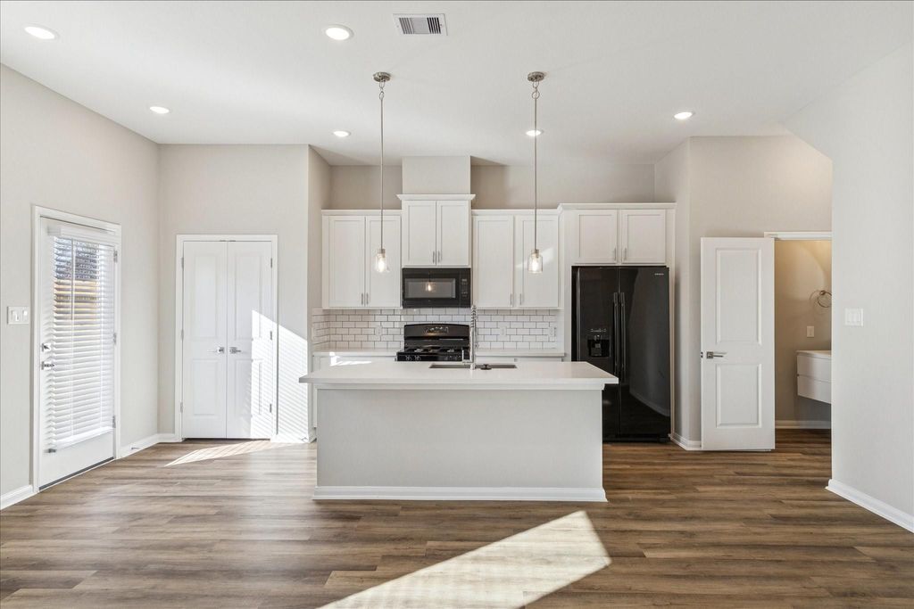 Photo of 8127 Esther Acres Lane, Houston, TX 77088 (MLS # 93183720)