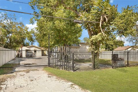 Photo of 1925 Sunny Drive, Houston, TX 77093 (MLS # 4798600)