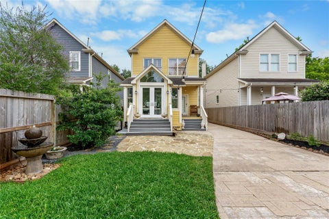 Photo of 1325 W 23rd Street, Houston, TX 77008 (MLS # 83744527)