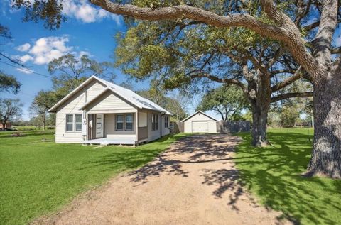 Photo of 1317 Columbus Road, Sealy, TX 77474 (MLS # 33473904)