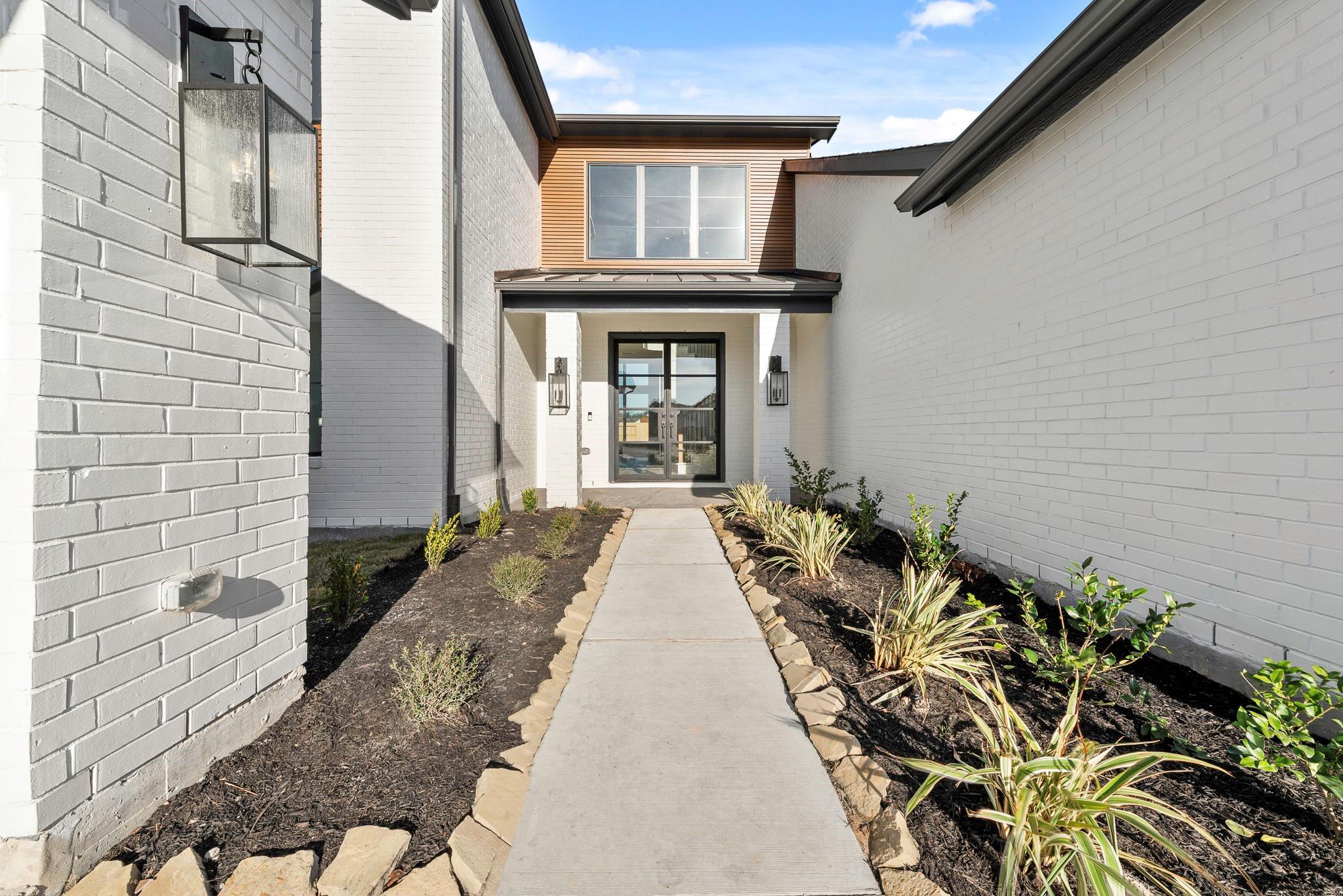 15739 Saffron Summer Street