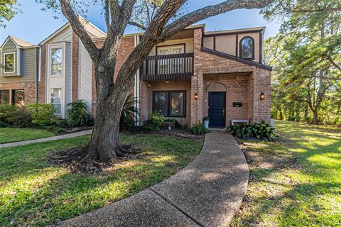 Photo of 15179 Kimberley Court #54, Houston, TX 77079 (MLS # 62293128)