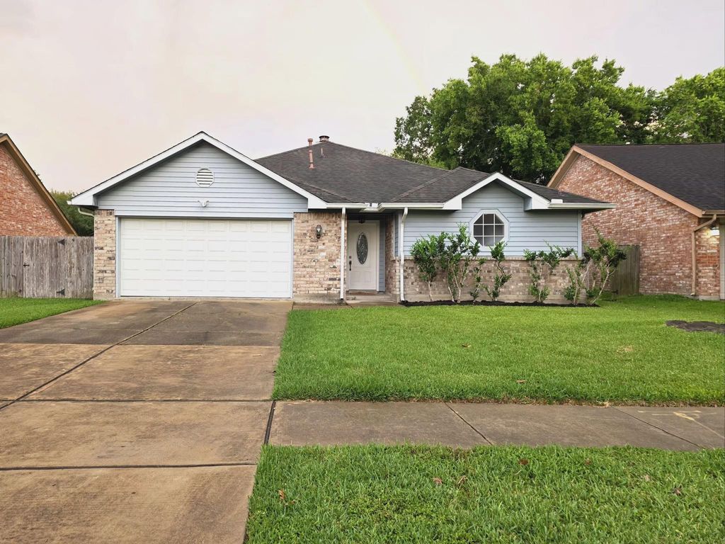 Photo of 14315 Royal Hill Drive, Houston, TX 77083 (MLS # 30829542)