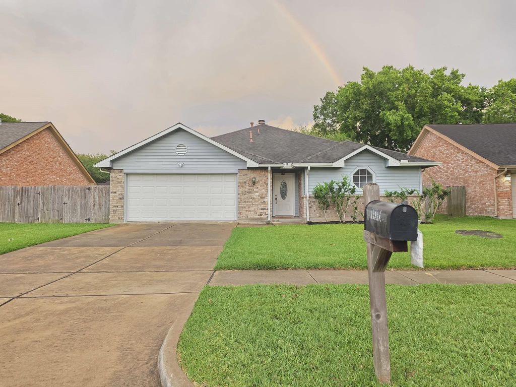 Photo of 14315 Royal Hill Drive, Houston, TX 77083 (MLS # 30829542)