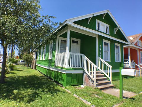 Photo of 3828 Avenue M 1/2, Galveston, TX 77550 (MLS # 91653594)