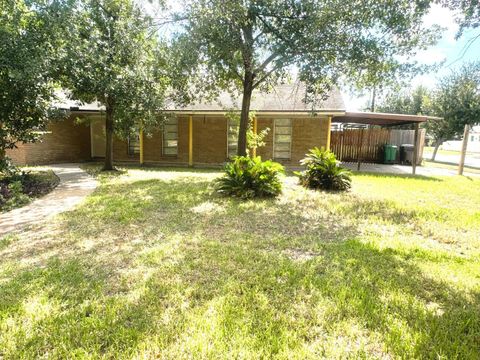Photo of 1518 Johanna Drive, Houston, TX 77055 (MLS # 13490885)