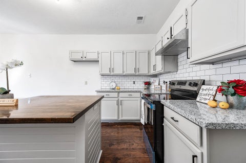 Photo of 16039 Mountain Shadows Drive, Houston, TX 77084 (MLS # 31213373)