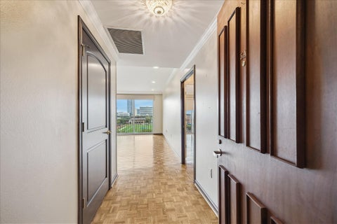 Photo of 2200 Willowick Road #5AK, Houston, TX 77027 (MLS # 98734734)
