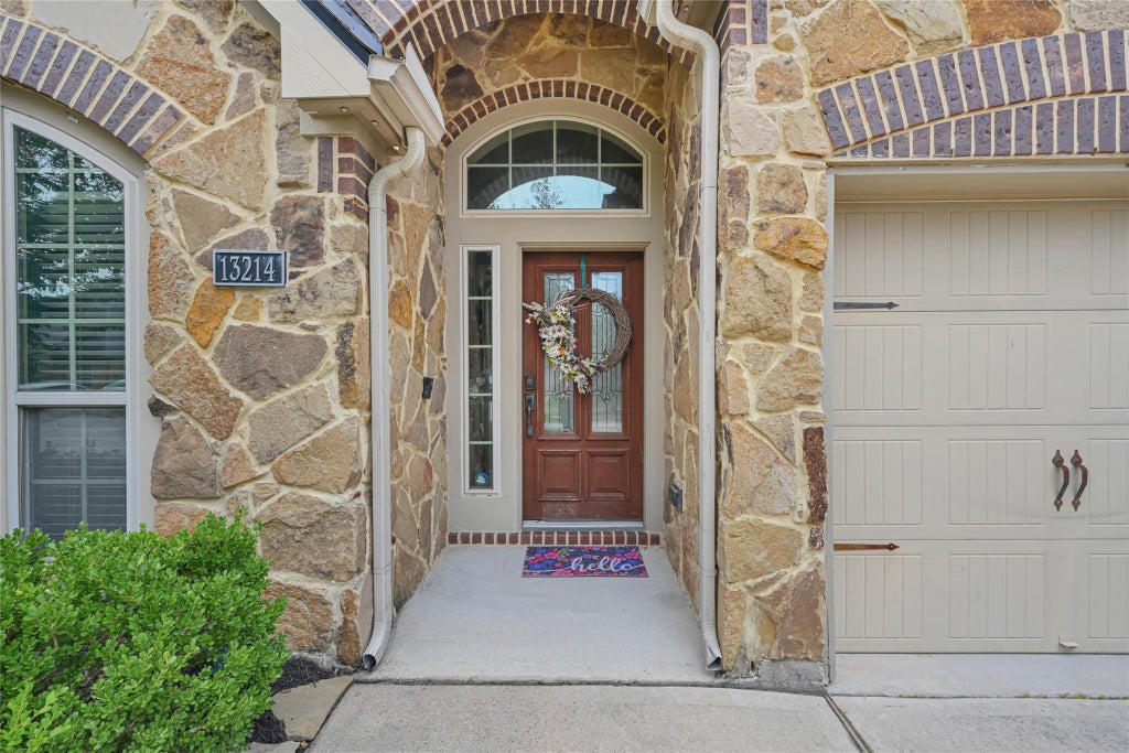 Photo of 13214 Barkley Bend Lane, Houston, TX 77044 (MLS # 71207292)