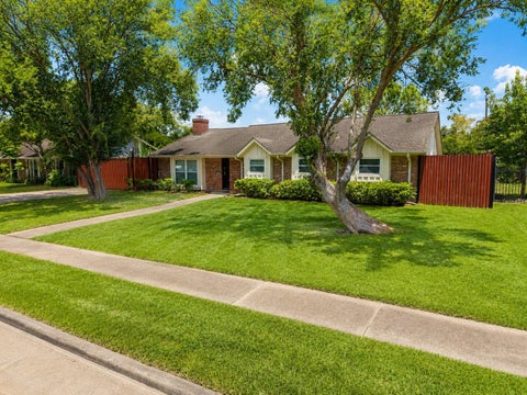 Photo of 7718 Hiawatha Drive, Houston, TX 77036 (MLS # 49954725)