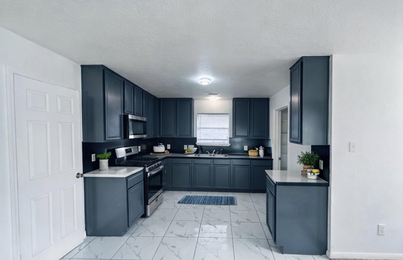 2206 Laurel Oak Drive