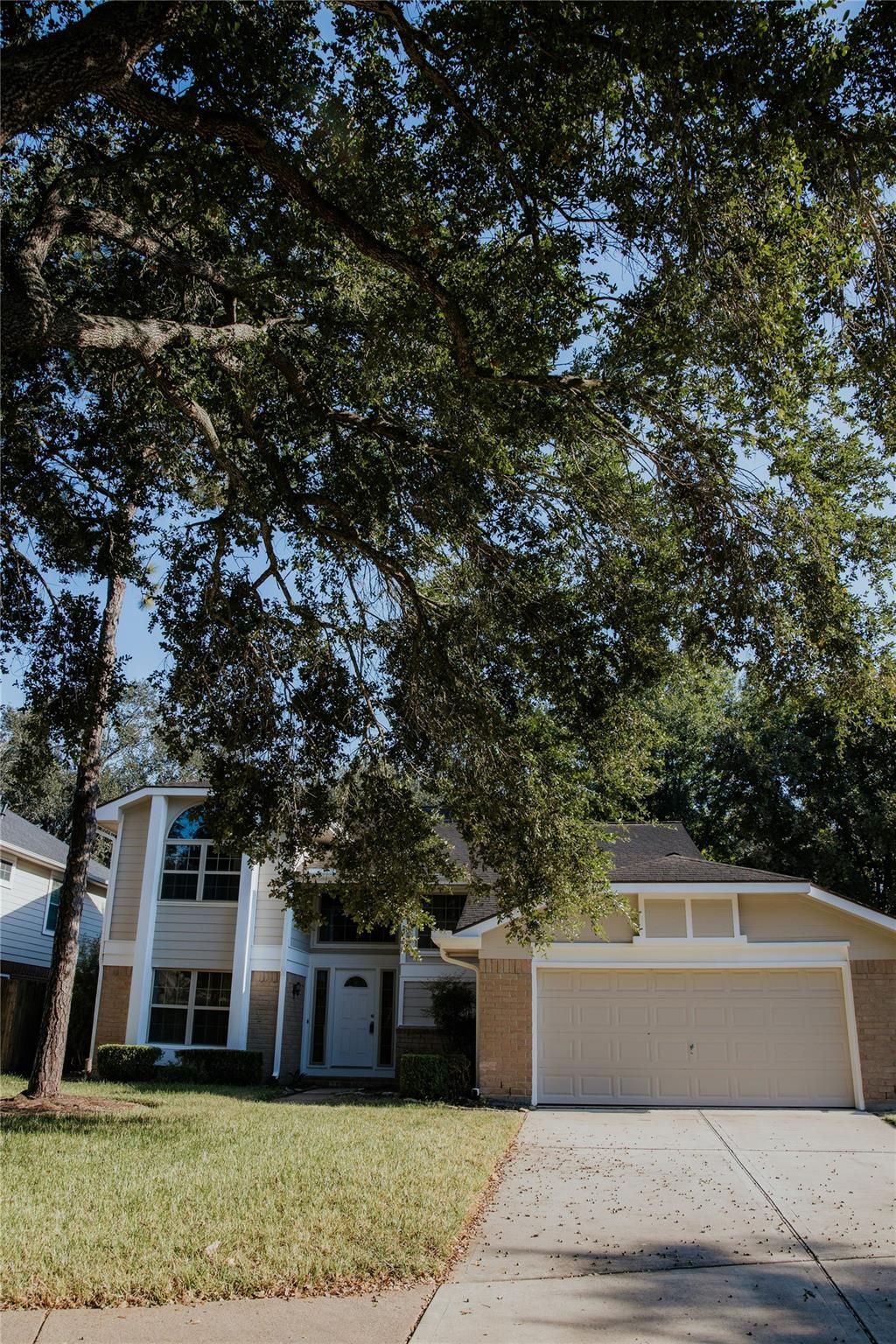 Photo of 3327 Larkwood Lane, Sugar Land, TX 77479 (MLS # 42692374)