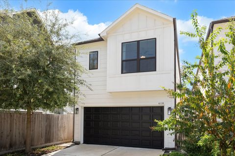 Photo of 618 E 28th Street, Houston, TX 77008 (MLS # 4620866)