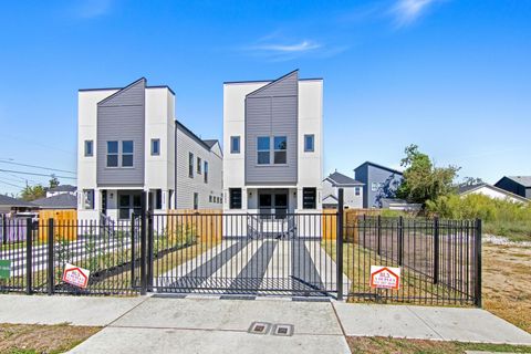 Photo of 4805 Paula Street, Houston, TX 77033 (MLS # 8971681)