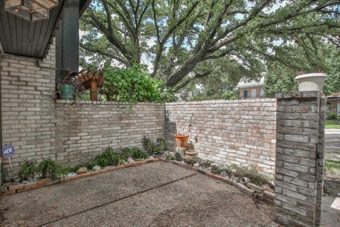 Photo of 2009 Stoney Brook Drive #9A, Houston, TX 77063 (MLS # 26622150)