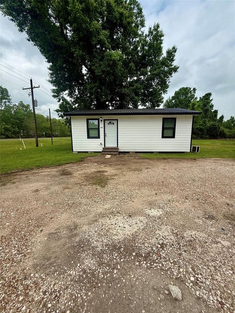 Photo of 324 W Main Highway W, Ames, TX 77535 (MLS # 60910838)