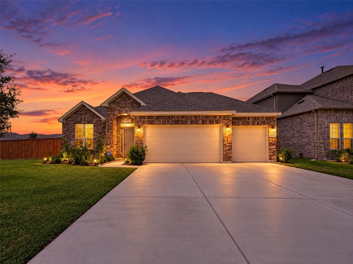 Photo 1 of 50 — 10535 Amador Peak Drive, Rosharon, TX 77583
