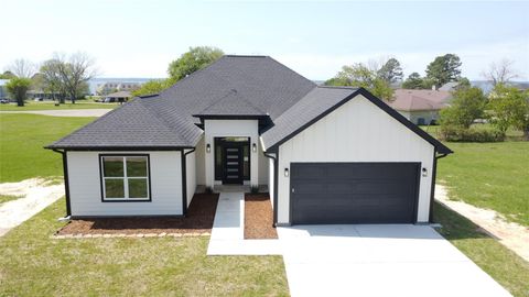 Homes For Sale - 234 Candlelight Lane<br/> Livingston, TX 77351