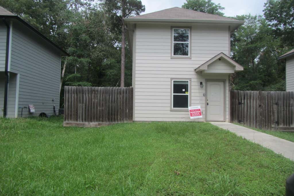 Photo of 28612 Netawaka Ct, Huntsville, TX 77320 (MLS # 81324044)