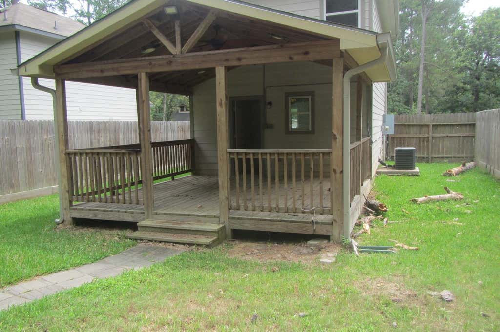 Photo of 28612 Netawaka Ct, Huntsville, TX 77320 (MLS # 81324044)