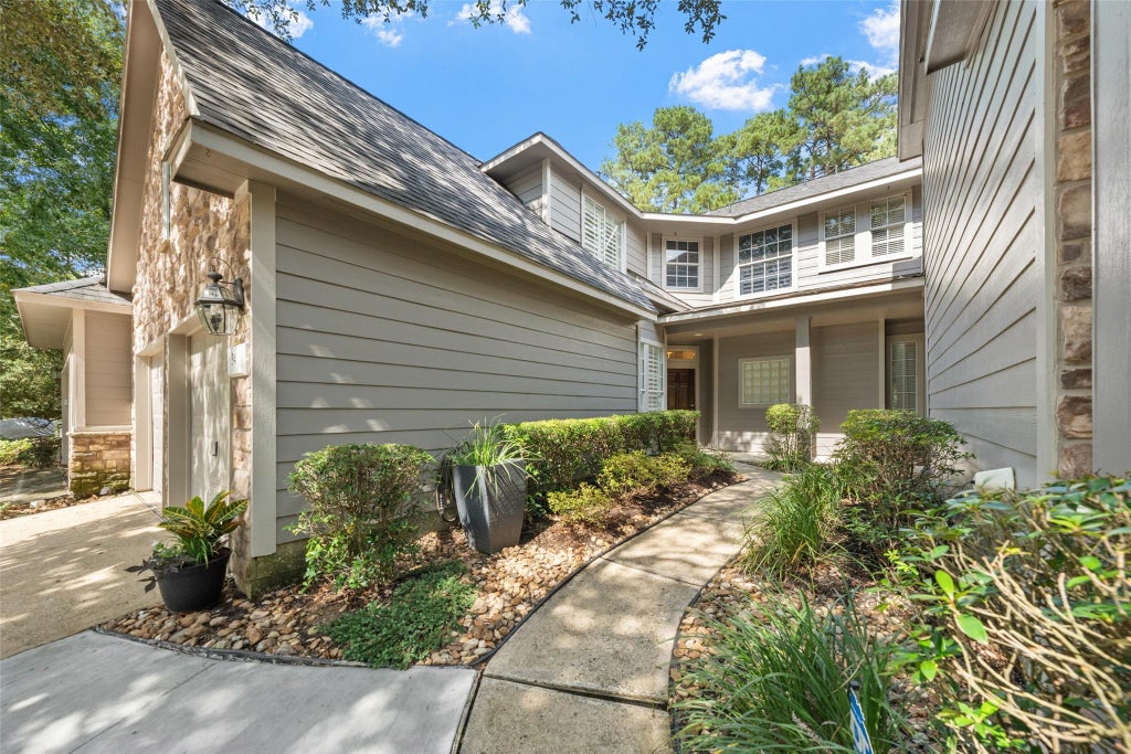 Photo of 34 Alderon Woods Place, The Woodlands, TX 77382 (MLS # 11246171)