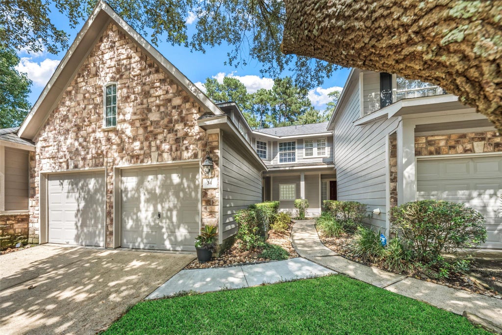 Photo of 34 Alderon Woods Place, The Woodlands, TX 77382 (MLS # 11246171)