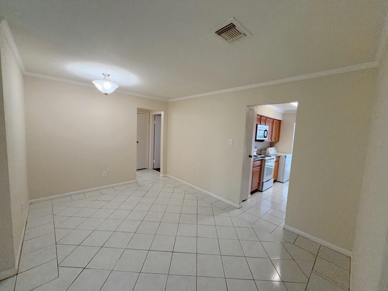 6666 Harbor Town Drive B106