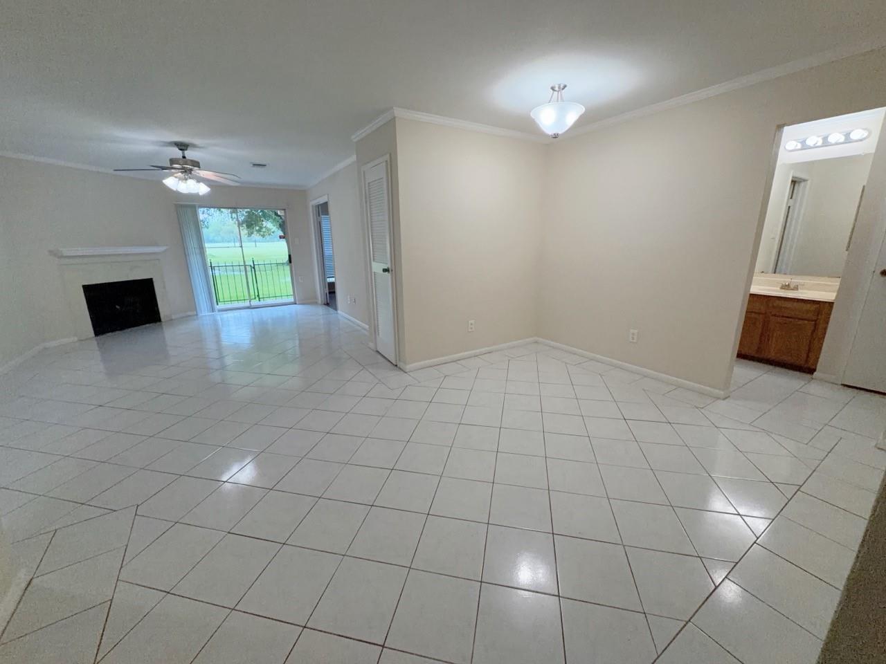 6666 Harbor Town Drive B106