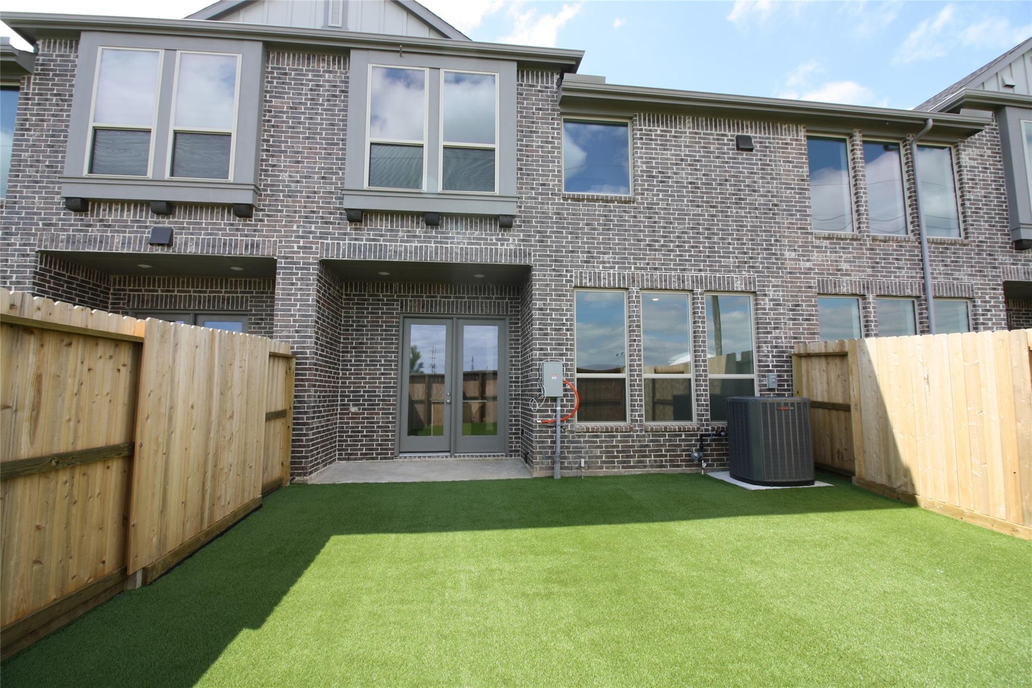 6527 Scarlet Pond Lane
