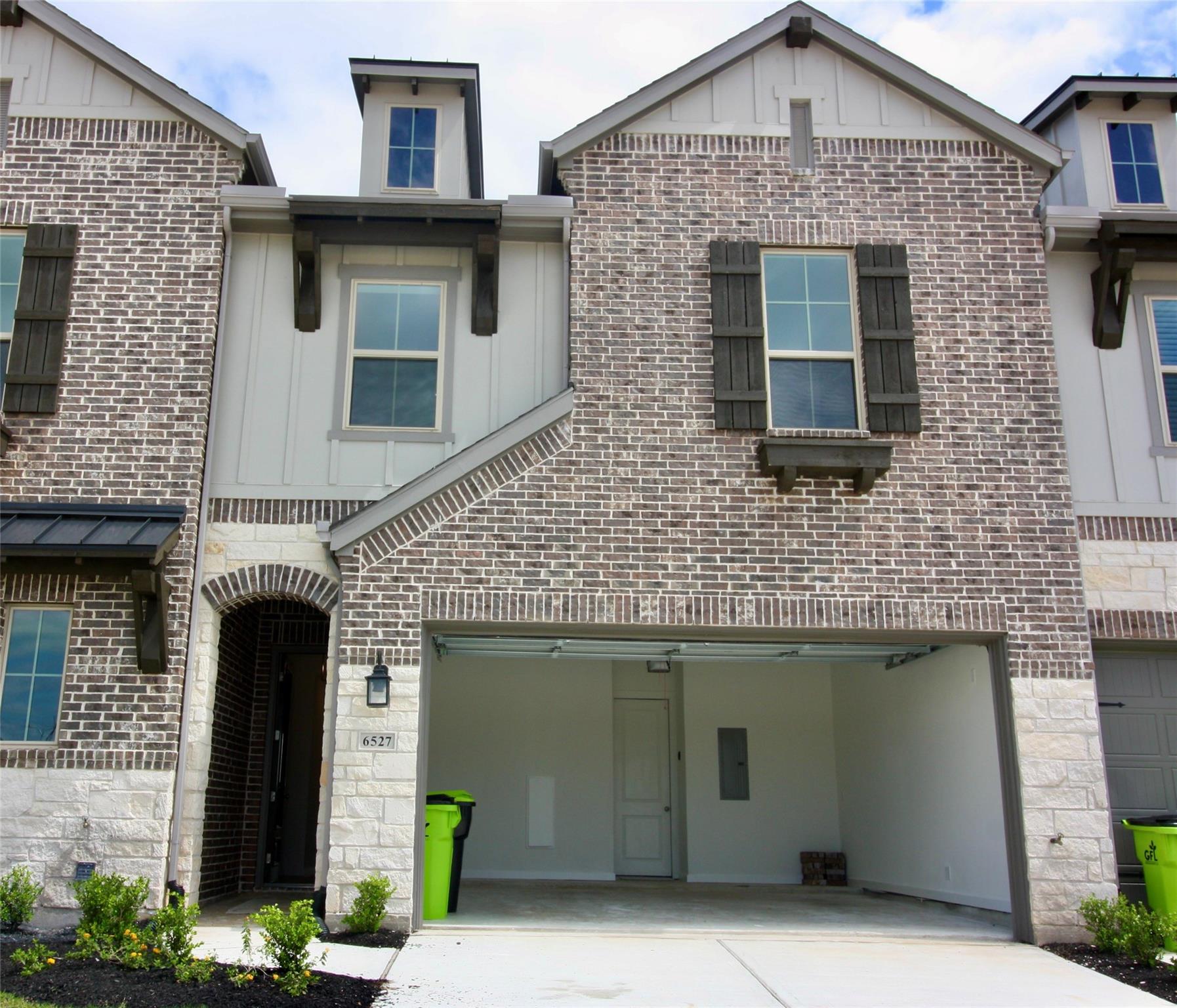 6527 Scarlet Pond Lane