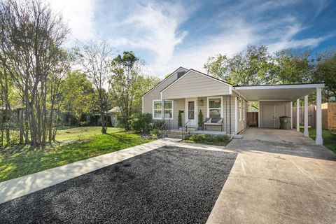 Photo of 1015 E 27th Street, Bryan, TX 77803 (MLS # 39364237)