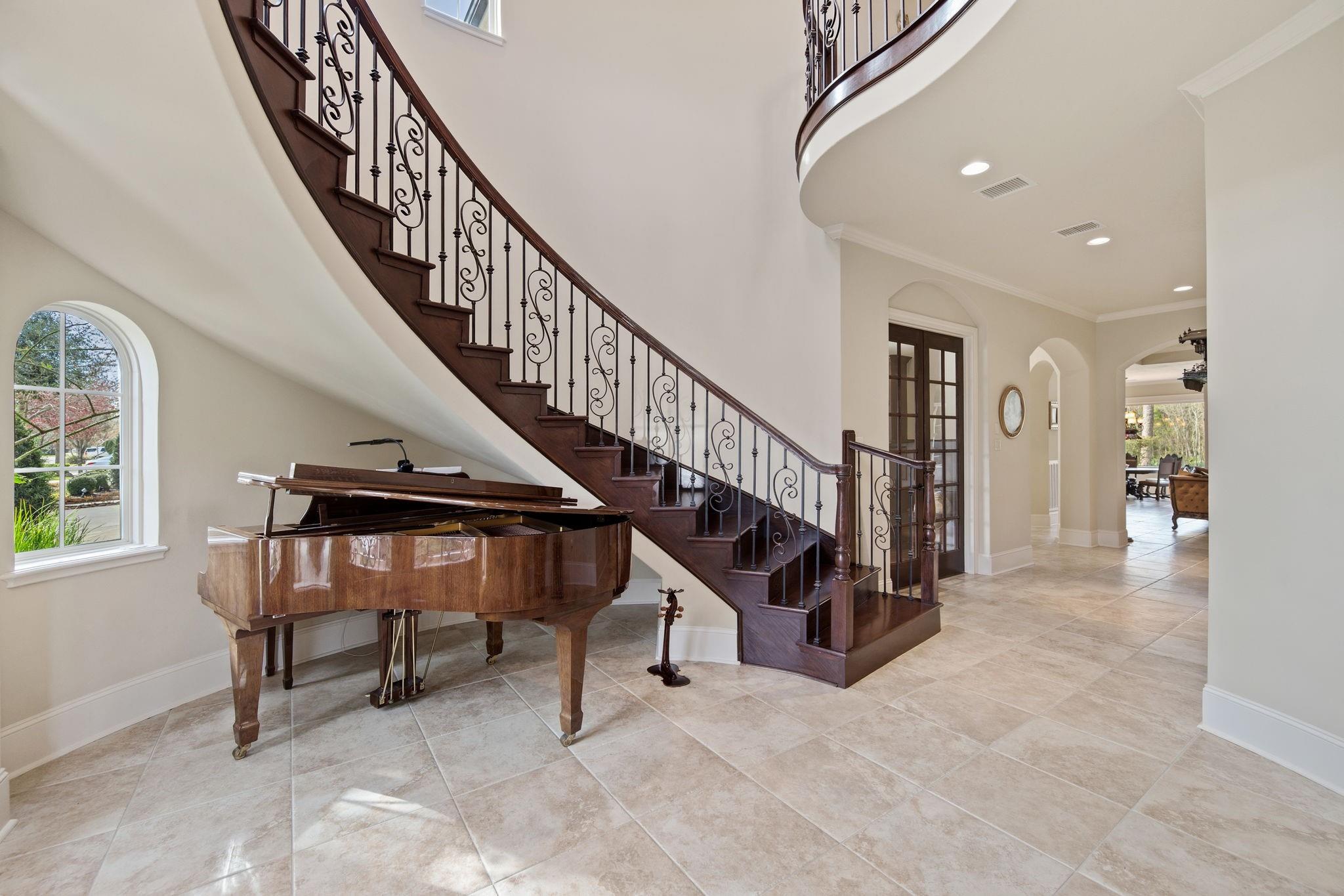 3303 N Cotswold Manor Drive