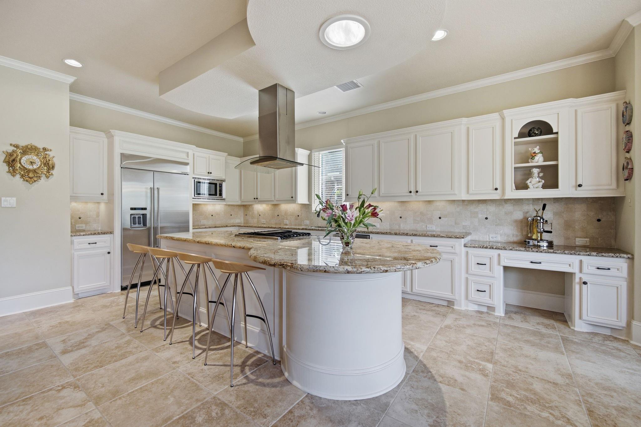 3303 N Cotswold Manor Drive