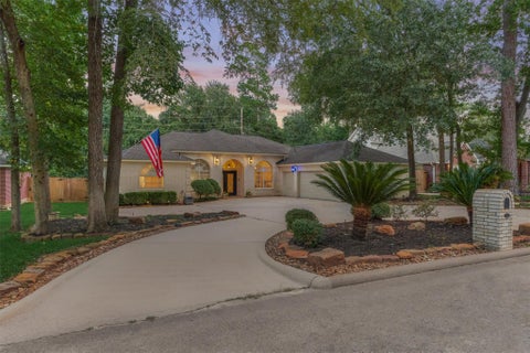 Photo of 145 Park Way, Conroe, TX 77356 (MLS # 54117133)