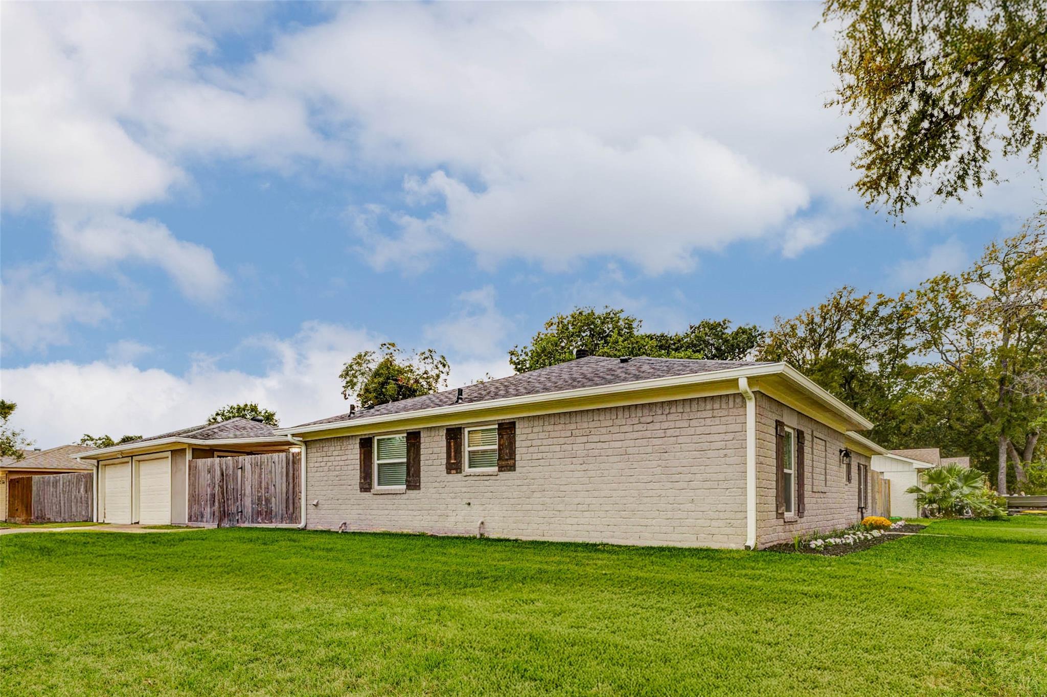 13703 Lynnwood Lane