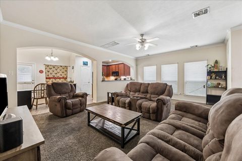 Photo of 11331 Hackmatack Way, Houston, TX 77066 (MLS # 98242039)