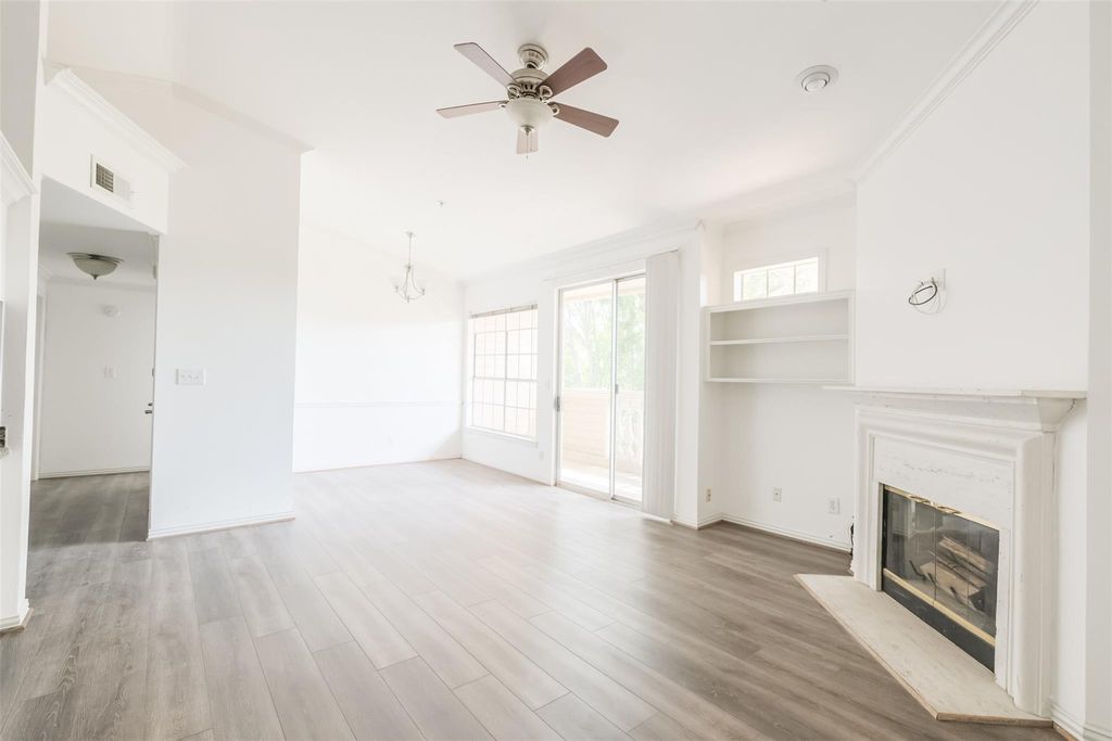 Photo of 2111 Welch Street #A301, Houston, TX 77019 (MLS # 96403597)