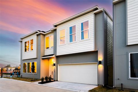 Photo of 8907 Knoll Branch Dr Drive, Houston, TX 77080 (MLS # 72075601)