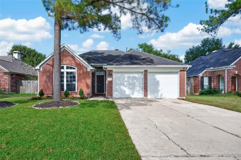 Photo of 3907 Vinecrest Drive, Pearland, TX 77584 (MLS # 35103710)