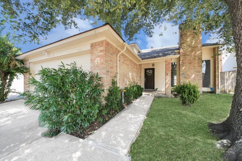 Photo of 8114 Misty Ridge Lane, Houston, TX 77071 (MLS # 15410583)